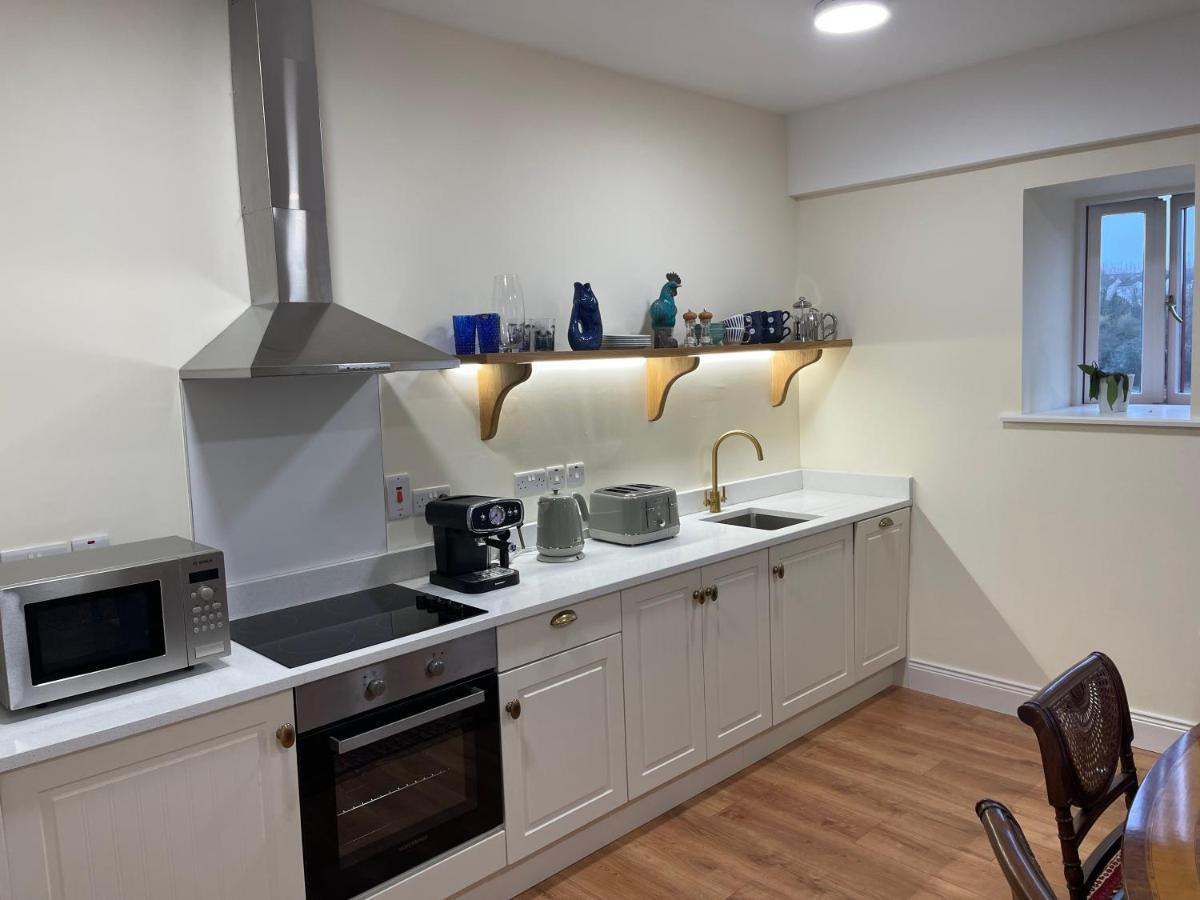 Riverfront Apartments At The Blue Goat Ramelton 外观 照片