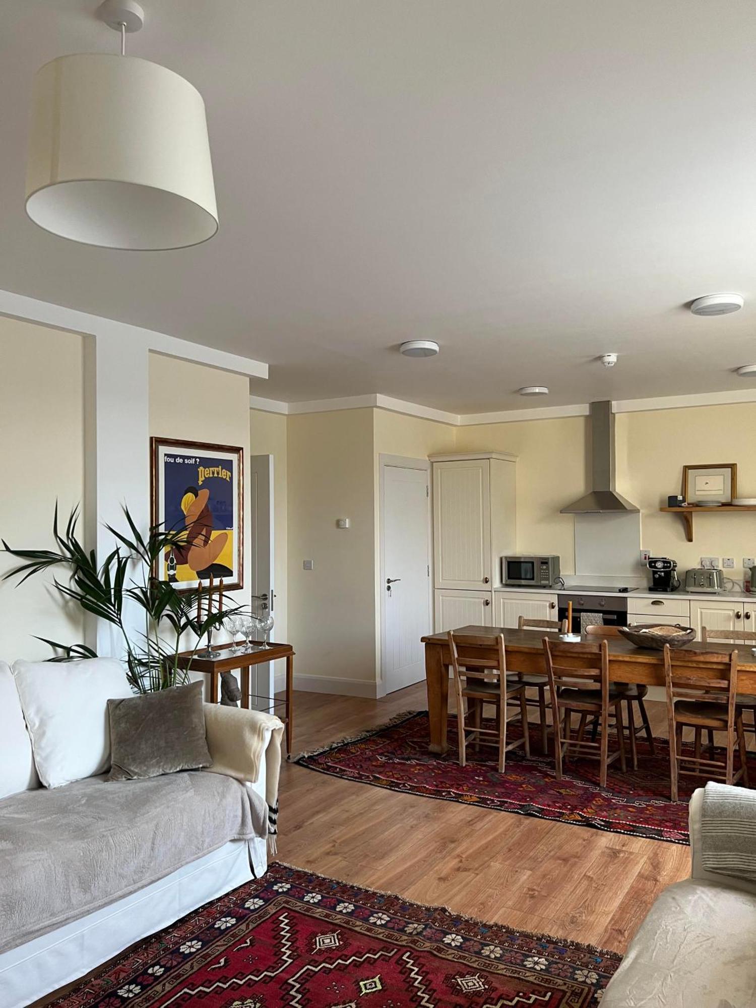Riverfront Apartments At The Blue Goat Ramelton 外观 照片