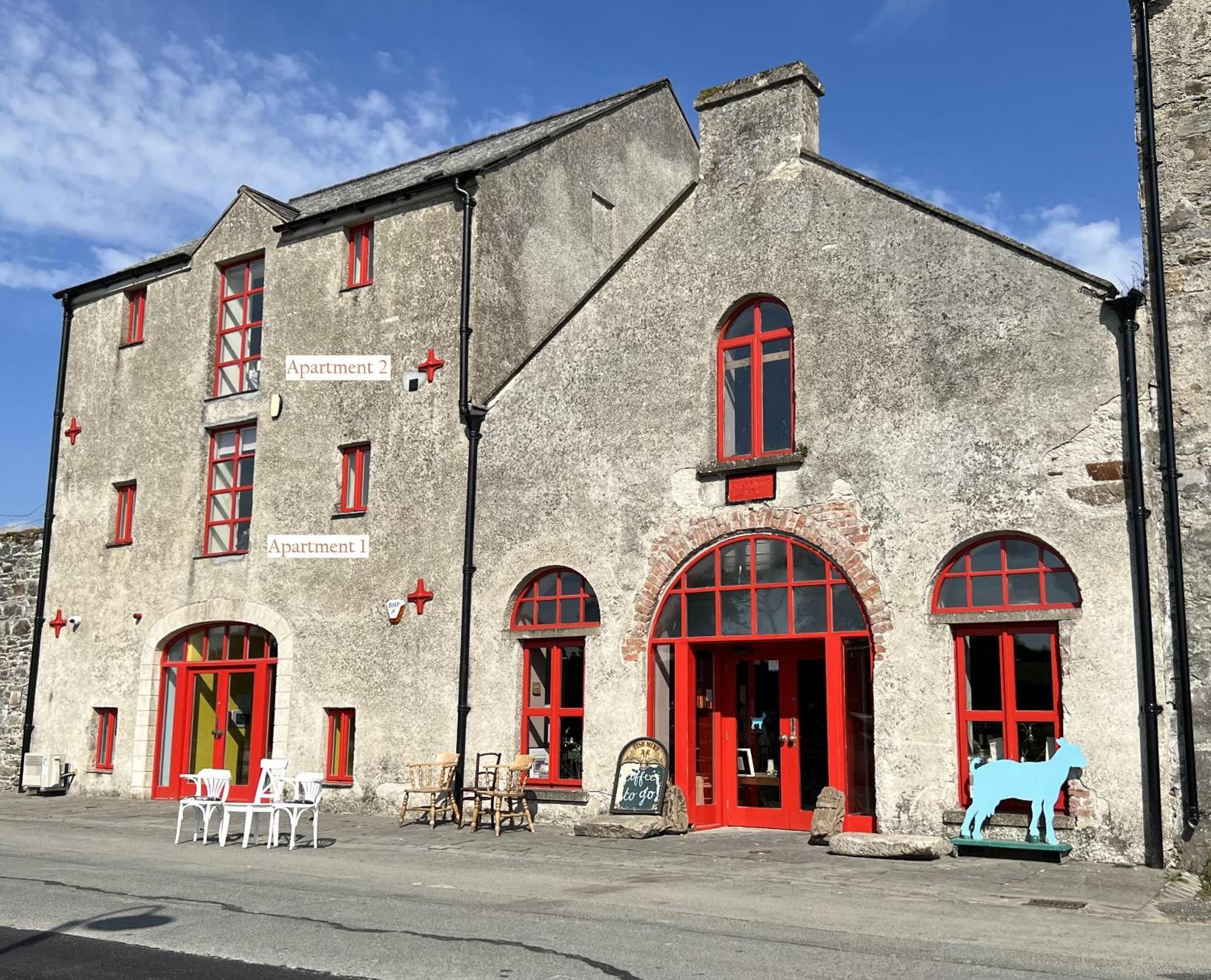 Riverfront Apartments At The Blue Goat Ramelton 外观 照片