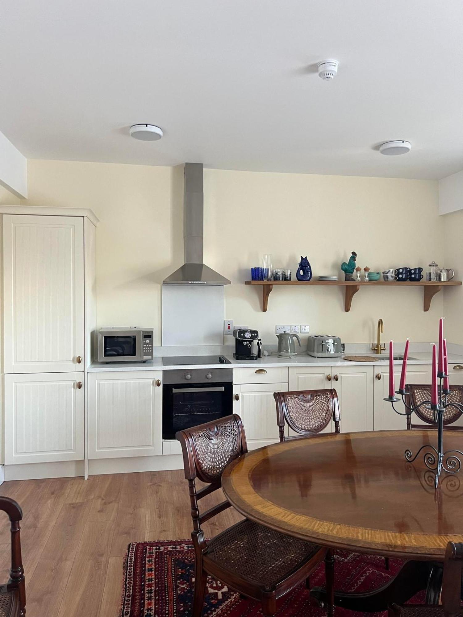 Riverfront Apartments At The Blue Goat Ramelton 外观 照片